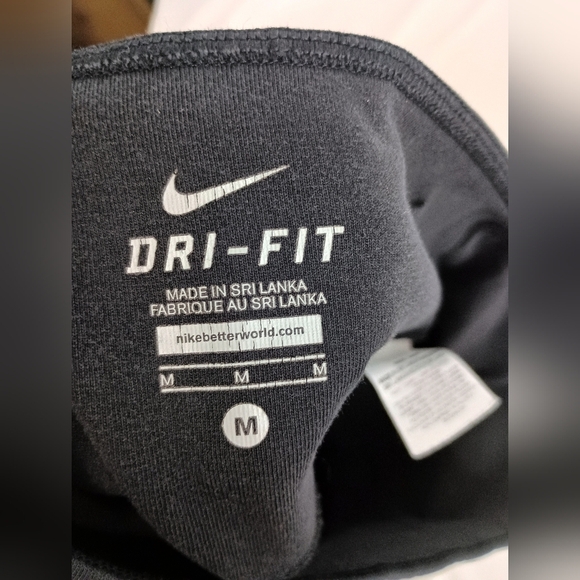 2/$30 Nike‎ Dri-FIT Black Capris Leggings (#1,560) - Picture 2 of 6